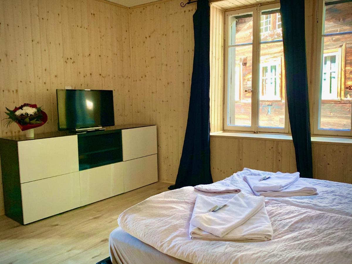 Weisses Roessli Hotel Leukerbad Bagian luar foto
