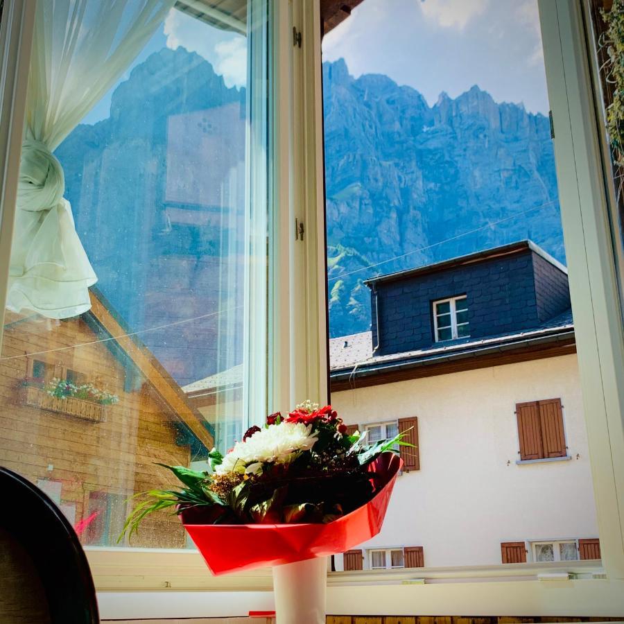 Weisses Roessli Hotel Leukerbad Bagian luar foto