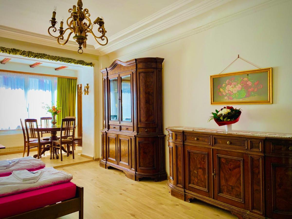 Weisses Roessli Hotel Leukerbad Bagian luar foto