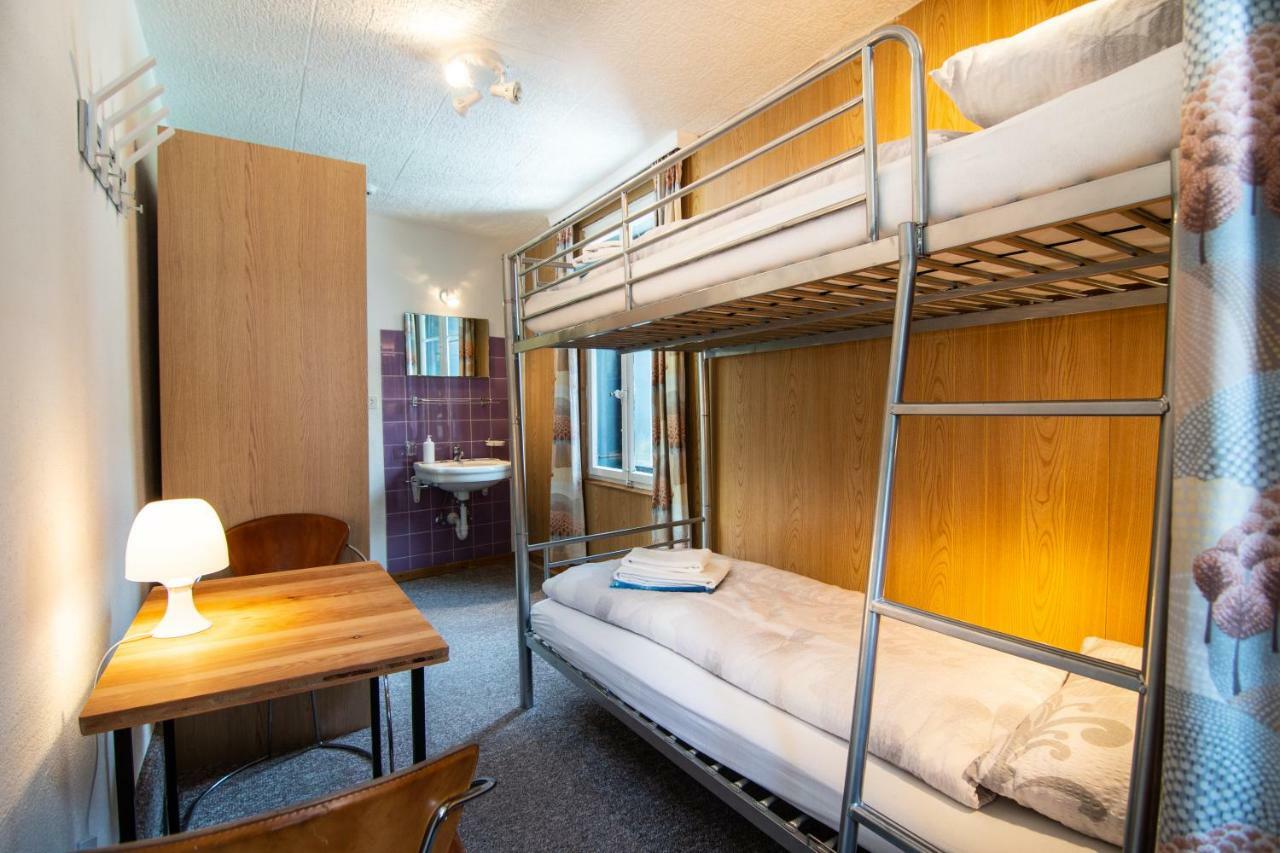 Weisses Roessli Hotel Leukerbad Bagian luar foto