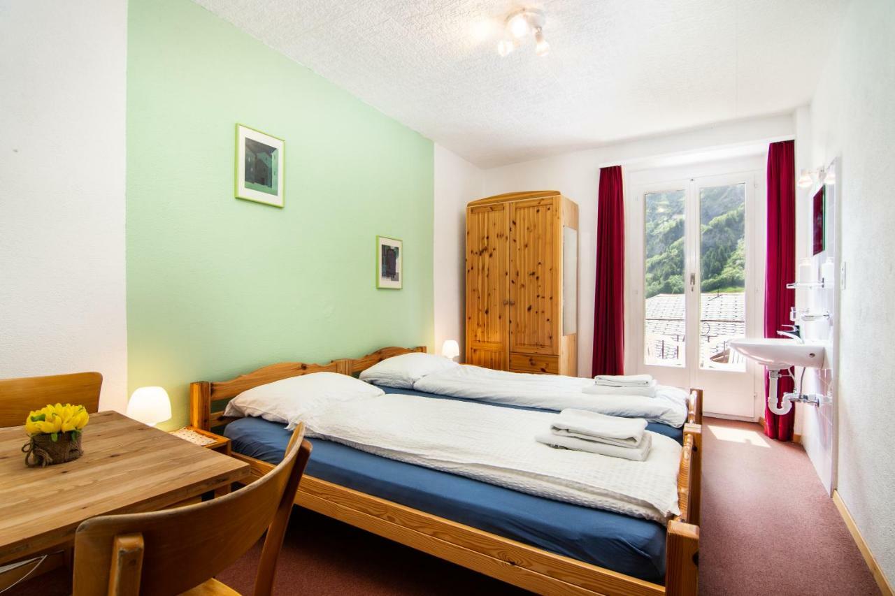 Weisses Roessli Hotel Leukerbad Bagian luar foto