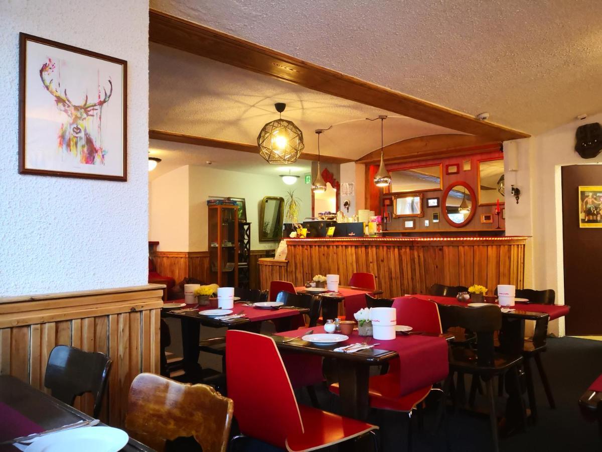 Weisses Roessli Hotel Leukerbad Bagian luar foto